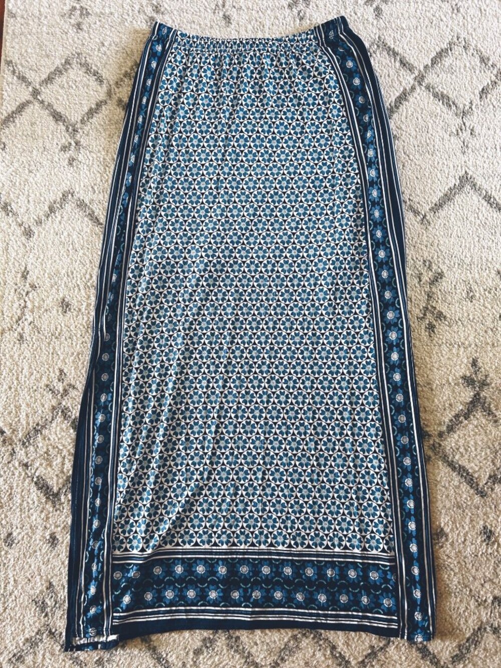 Women's Boho Blue Floral Knit Maxi Skirt Spring Summer Beach Size Medium